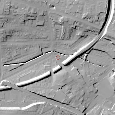 Shaded relief map of the ground around B185TR, computed from Environment Agency LiDAR. The ground here sits at about 121 m above sea level and falls 28 m across the surrounding 800 m. Surface water reaching this point runs off ground lying to the south-west, 17.4 m higher.