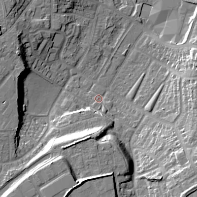Shaded relief map of the ground around B711LB, computed from Environment Agency LiDAR. The ground here sits at about 125 m above sea level and falls 24 m across the surrounding 800 m. Surface water reaching this point runs off ground lying to the south-south-east, 6.6 m higher.