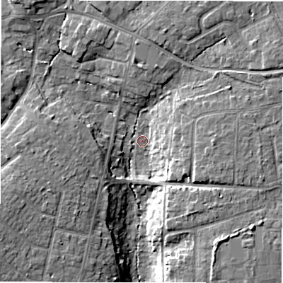 Shaded relief map of the ground around BH257DA, computed from Environment Agency LiDAR. The ground here sits at about 28 m above sea level and falls 10 m across the surrounding 800 m. Surface water reaching this point runs off ground lying to the west, 7.2 m higher.
