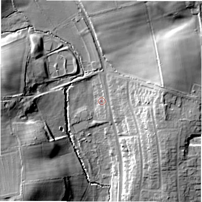 Shaded relief map of the ground around CV81BA, computed from Environment Agency LiDAR. The ground here sits at about 82 m above sea level and falls 20 m across the surrounding 800 m. Surface water reaching this point runs off ground lying to the south-east, 2.4 m higher.