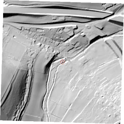 Shaded relief map of the ground around DA40DW, computed from Environment Agency LiDAR. The ground here sits at about 33 m above sea level and falls 66 m across the surrounding 800 m. Surface water reaching this point runs off ground lying to the west-south-west, 64.6 m higher.