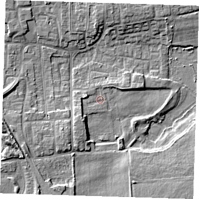 Shaded relief map of the ground around DA82PA, computed from Environment Agency LiDAR. The ground here sits at about 4 m above sea level and falls 10 m across the surrounding 800 m. Surface water reaching this point runs off ground lying to the west, 2.7 m higher.