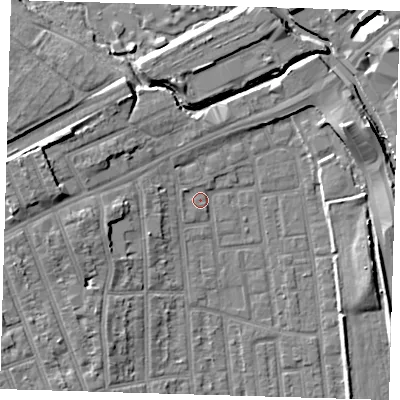 Shaded relief map of the ground around E125LU, computed from Environment Agency LiDAR. The ground here sits at about 5 m above sea level and falls 10 m across the surrounding 800 m. Surface water reaching this point runs off ground lying to the west-north-west, 7.7 m higher.