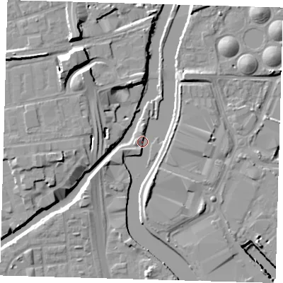 Shaded relief map of the ground around E33TP, computed from Environment Agency LiDAR. The ground here sits at about 4 m above sea level and falls 15 m across the surrounding 800 m. Surface water reaching this point runs off ground lying to the west-south-west, 4.3 m higher.