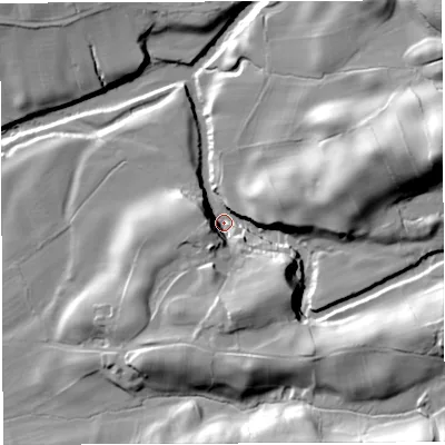 Shaded relief map of the ground around LA105LW, computed from Environment Agency LiDAR. The ground here sits at about 121 m above sea level and falls 41 m across the surrounding 800 m. Surface water reaching this point runs off ground lying to the east-north-east, 29.5 m higher.