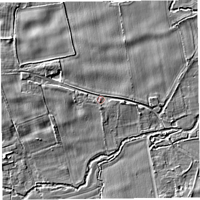 Shaded relief map of the ground around LD82HH, computed from Environment Agency LiDAR. The ground here sits at about 135 m above sea level and falls 6 m across the surrounding 800 m. Surface water reaching this point runs off ground lying to the west, 3.9 m higher.