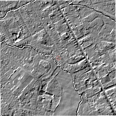 Shaded relief map of the ground around M333RG, computed from Environment Agency LiDAR. The ground here sits at about 27 m above sea level and falls 5 m across the surrounding 800 m. Surface water reaching this point runs off ground lying to the east, 1.6 m higher.