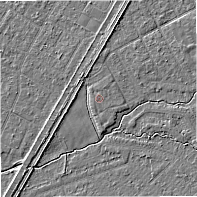 Shaded relief map of the ground around M333UX, computed from Environment Agency LiDAR. The ground here sits at about 26 m above sea level and falls 5 m across the surrounding 800 m. The ground contributing surface water to this point lies to the north-north-east.