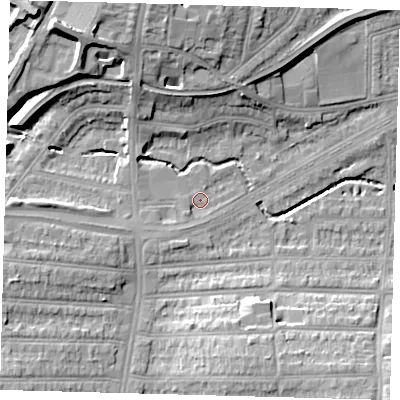 Shaded relief map of the ground around N135UU, computed from Environment Agency LiDAR. The ground here sits at about 25 m above sea level and falls 20 m across the surrounding 800 m. Surface water reaching this point runs off ground lying to the north-west, 15.4 m higher.