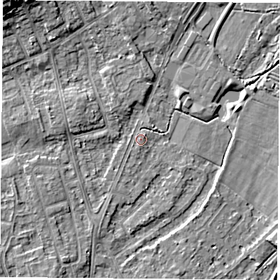 Shaded relief map of the ground around NG95HR, computed from Environment Agency LiDAR. The ground here sits at about 28 m above sea level and falls 12 m across the surrounding 800 m. The ground contributing surface water to this point lies to the north-east.