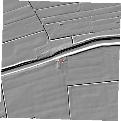 Shaded relief map of the ground around PE135QU, computed from Environment Agency LiDAR. The ground here sits at about 4 m above sea level and falls 6 m across the surrounding 800 m. Surface water reaching this point runs off ground lying to the north-west, 1.0 m higher.