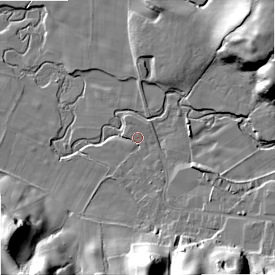 Shaded relief map of the ground around SK105WG, computed from Environment Agency LiDAR. The ground here sits at about 121 m above sea level and falls 40 m across the surrounding 800 m. Surface water reaching this point runs off ground lying to the south-south-east, 3.9 m higher.