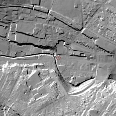 Shaded relief map of the ground around SK138BB, computed from Environment Agency LiDAR. The ground here sits at about 141 m above sea level and falls 43 m across the surrounding 800 m. Surface water reaching this point runs off ground lying to the south-south-east, 31.5 m higher.