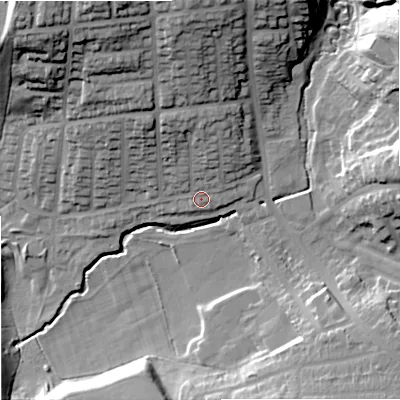 Shaded relief map of the ground around ST32AH, computed from Environment Agency LiDAR. The ground here sits at about 121 m above sea level and falls 39 m across the surrounding 800 m. Surface water reaching this point runs off ground lying to the north-north-west, 9.1 m higher.