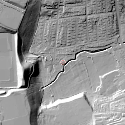 Shaded relief map of the ground around ST32BF, computed from Environment Agency LiDAR. The ground here sits at about 115 m above sea level and falls 33 m across the surrounding 800 m. Surface water reaching this point runs off ground lying to the south-west, 27.3 m higher.